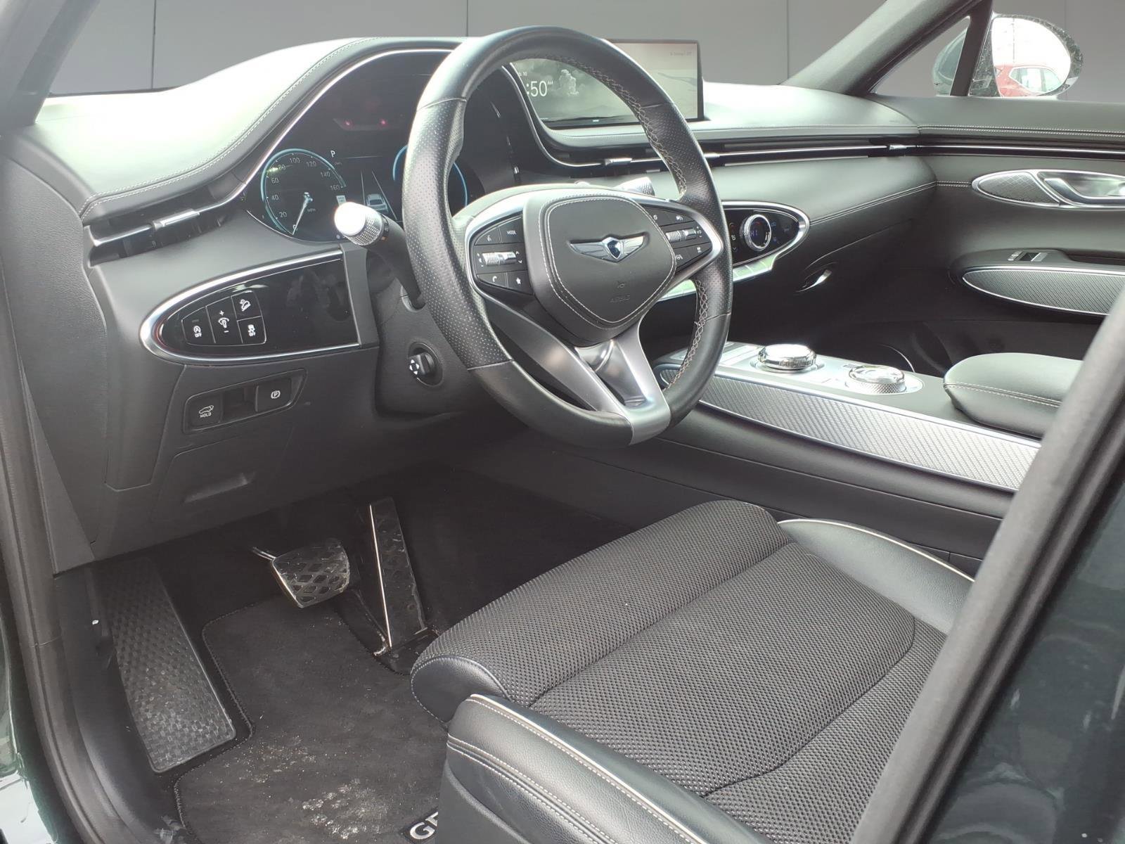 Used 2023 Genesis GV70 2.5T w/ Sport Prestige Package image 10