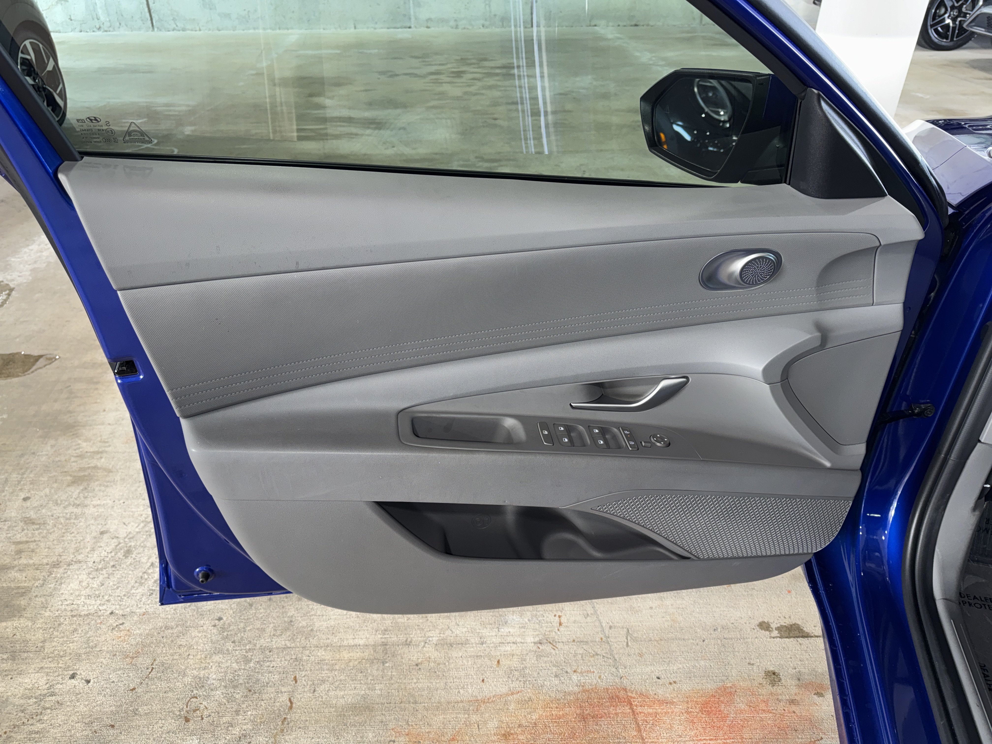 Used 2025 Hyundai Elantra SE FWD image 16