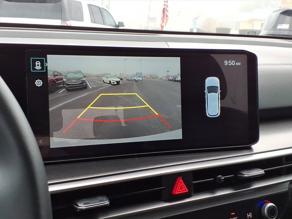 Used 2025 Kia Sorento EX w/ Panoramic Sunroof Package image 9