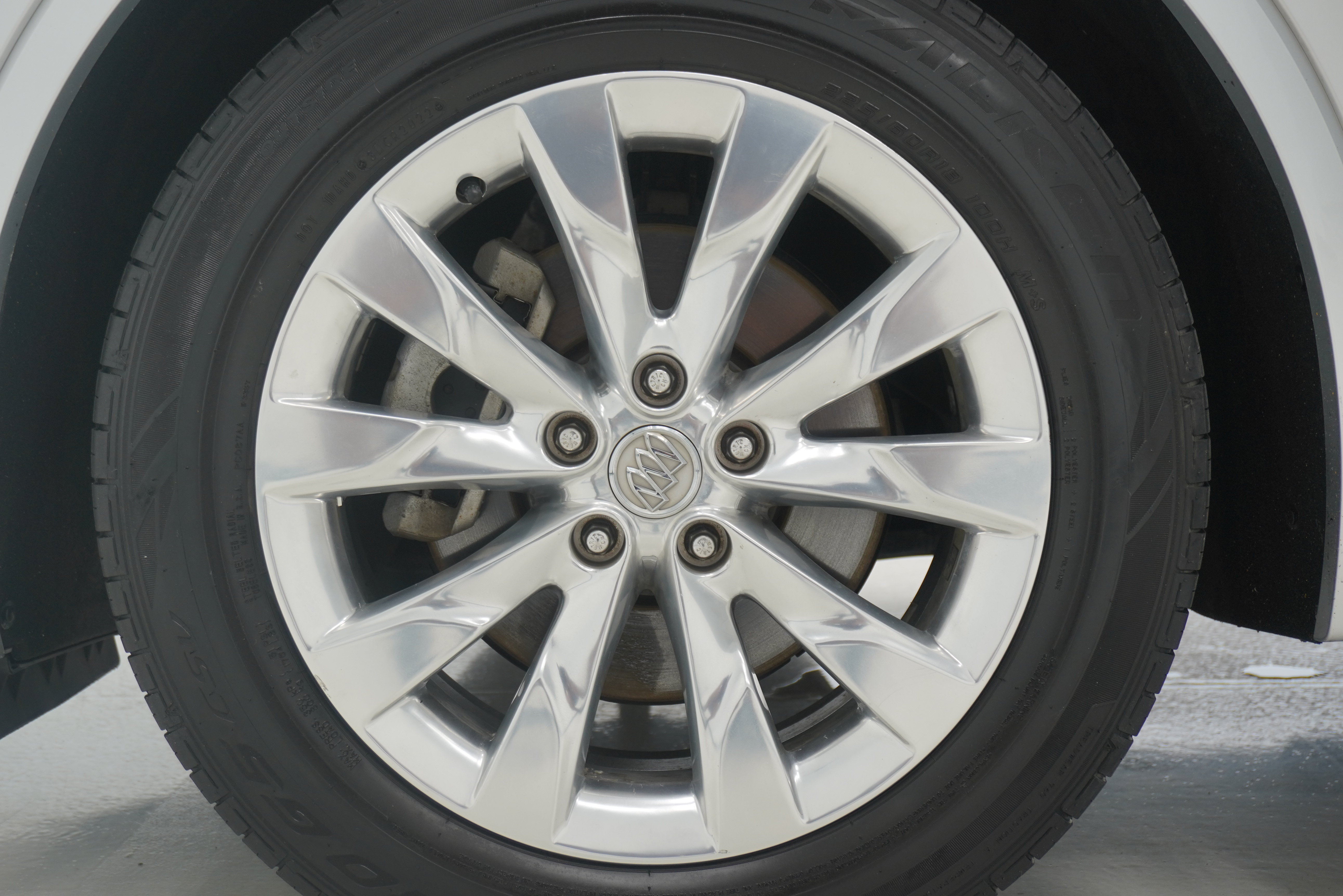 Used 2017 Buick Envision Essence FWD image 30