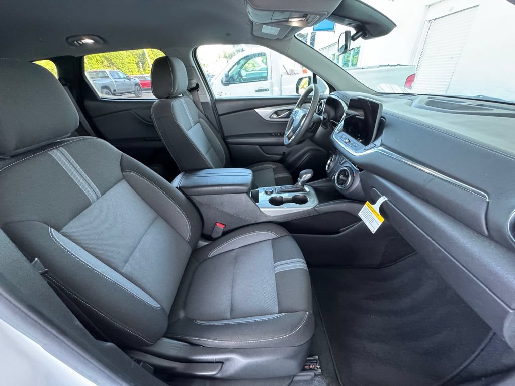 Used 2024 Chevrolet Blazer LT FWD image 16