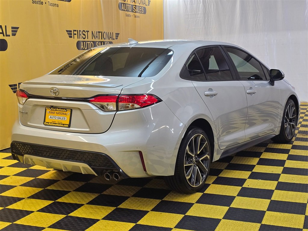 Used 2022 Toyota Corolla SE image 3