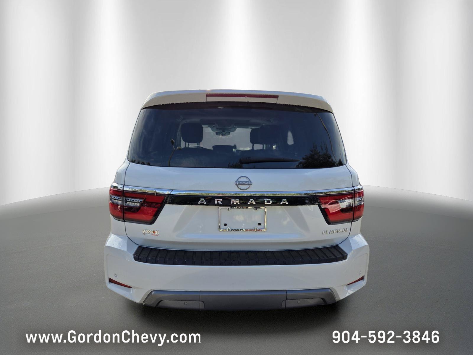 Used 2024 Nissan Armada Platinum w/ Captain's Chairs Package RWD image 4