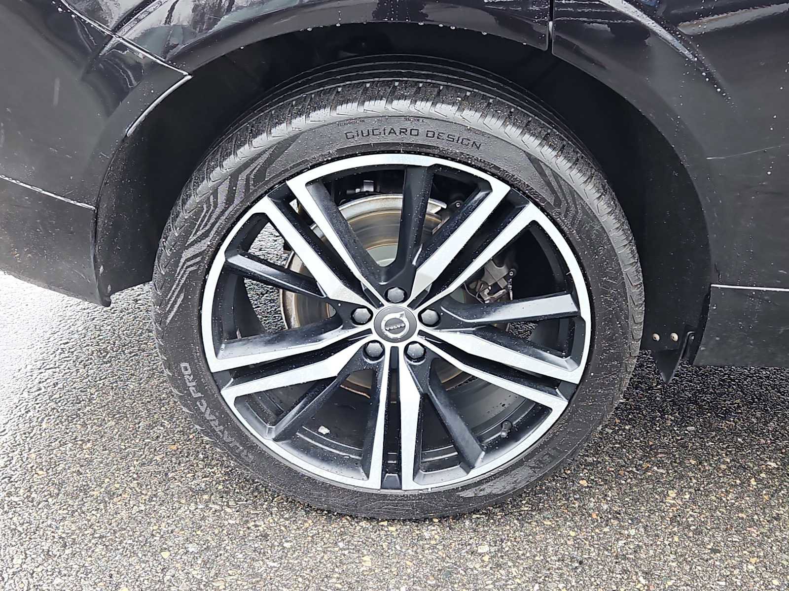 Used 2020 Volvo XC60 T6 R-Design w/ Protection Package Premier image 9