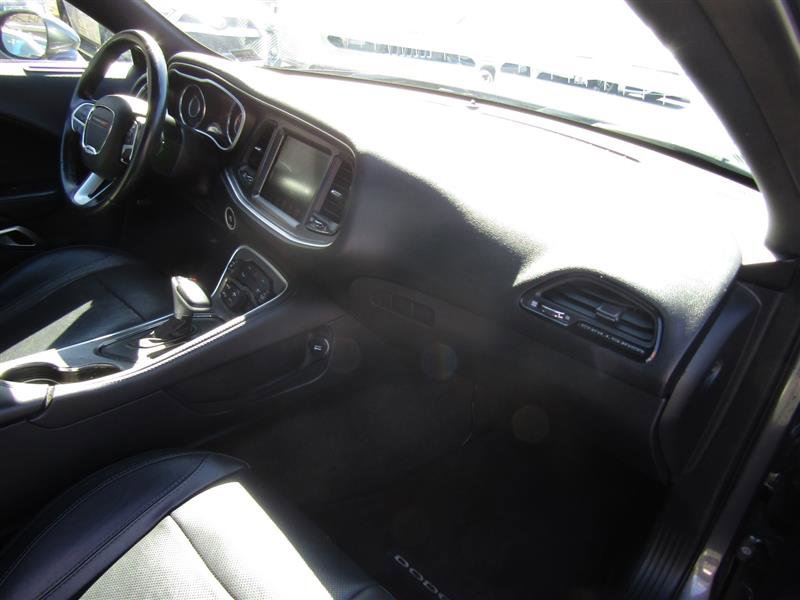 Used 2015 Dodge Challenger SXT Plus w/ Driver Convenience Group image 32