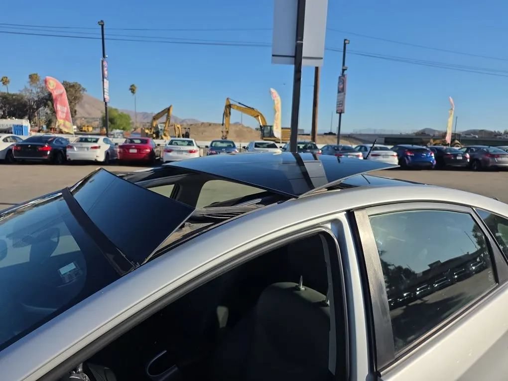 Used 2014 Toyota Prius Four w/ Solar Roof Package FWD image 28