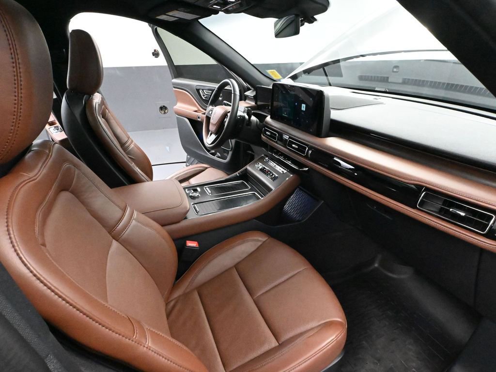 Used 2025 Lincoln Aviator Reserve w/ Jet Appearance Package AWD/4WD image 55