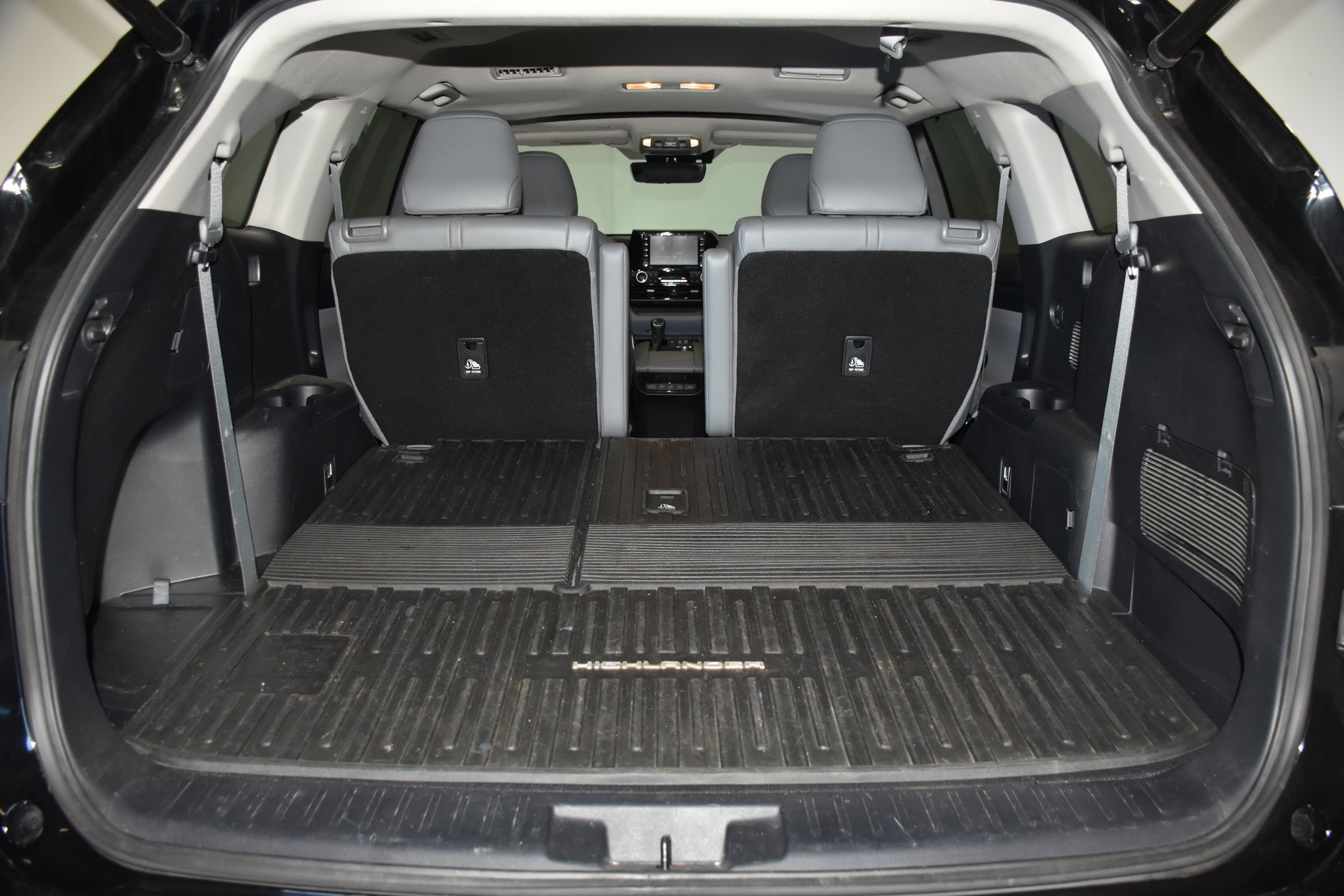 Used 2021 Toyota Highlander XLE AWD/4WD image 33