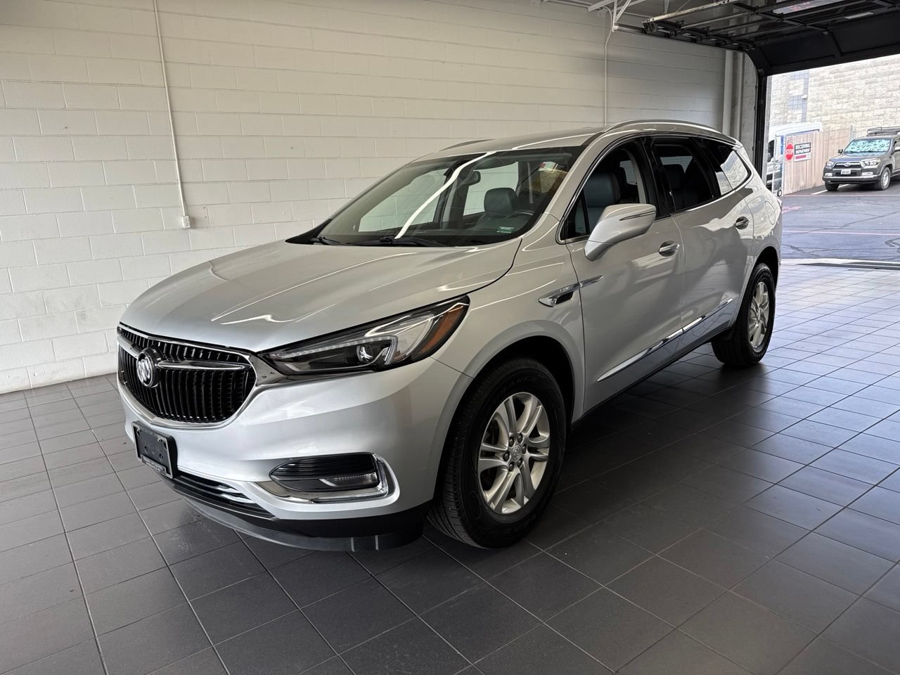 Used 2020 Buick Enclave Essence AWD/4WD image 4