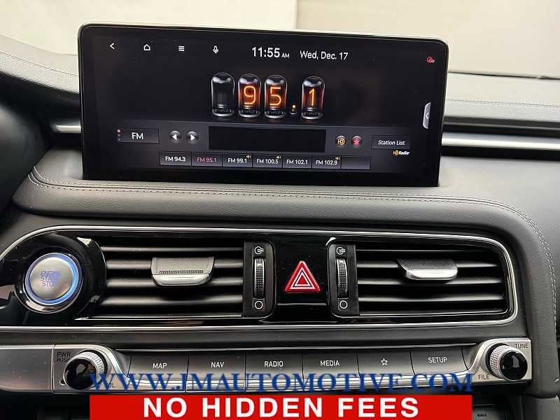 Used 2022 Genesis G70 2.0T image 22