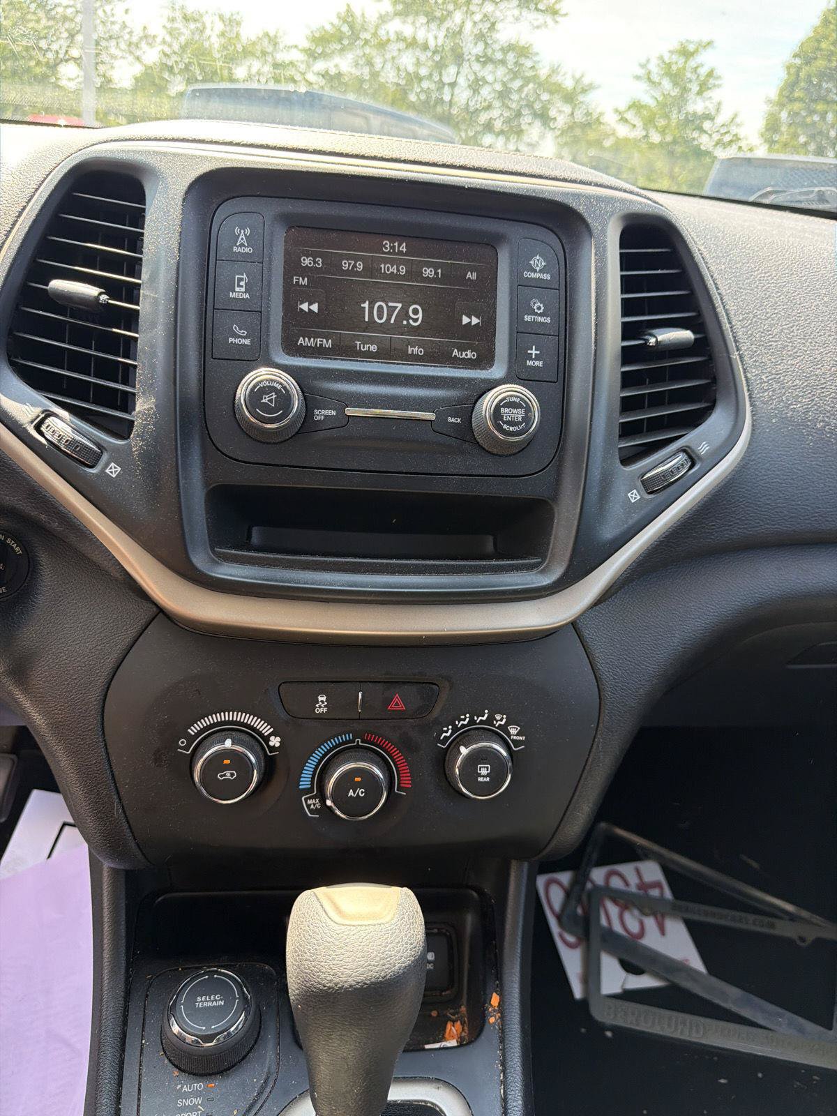 Used 2016 Jeep Cherokee Sport AWD/4WD image 14