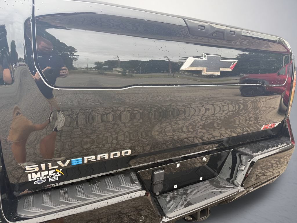 Used 2025 Chevrolet Silverado EV RST AWD/4WD image 39