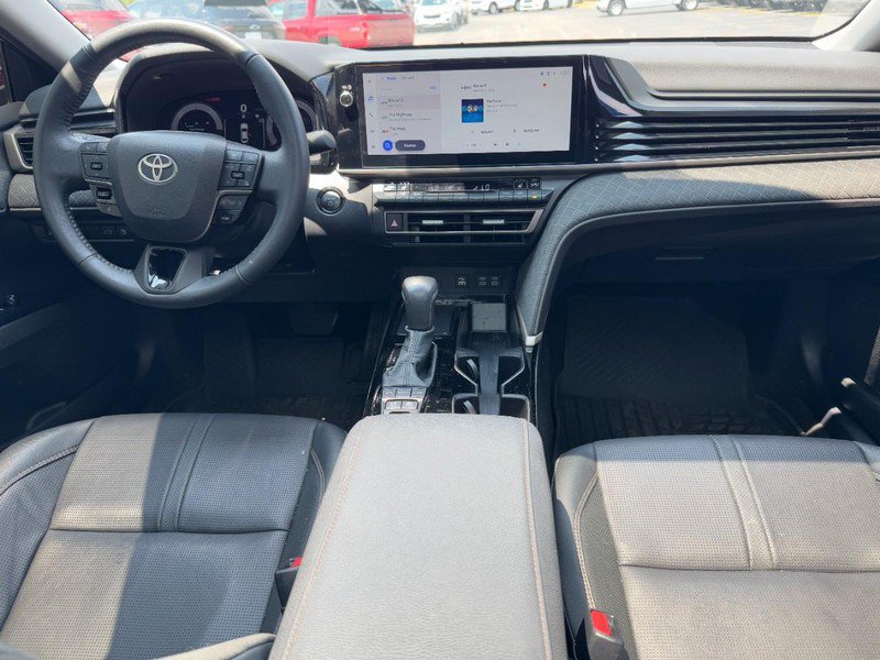 Used 2025 Toyota Camry XLE FWD image 11
