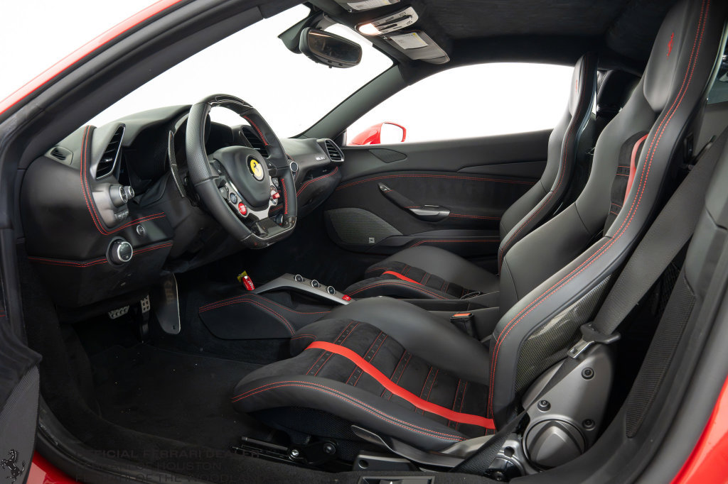 Certified 2017 Ferrari 488 GTB RWD image 5