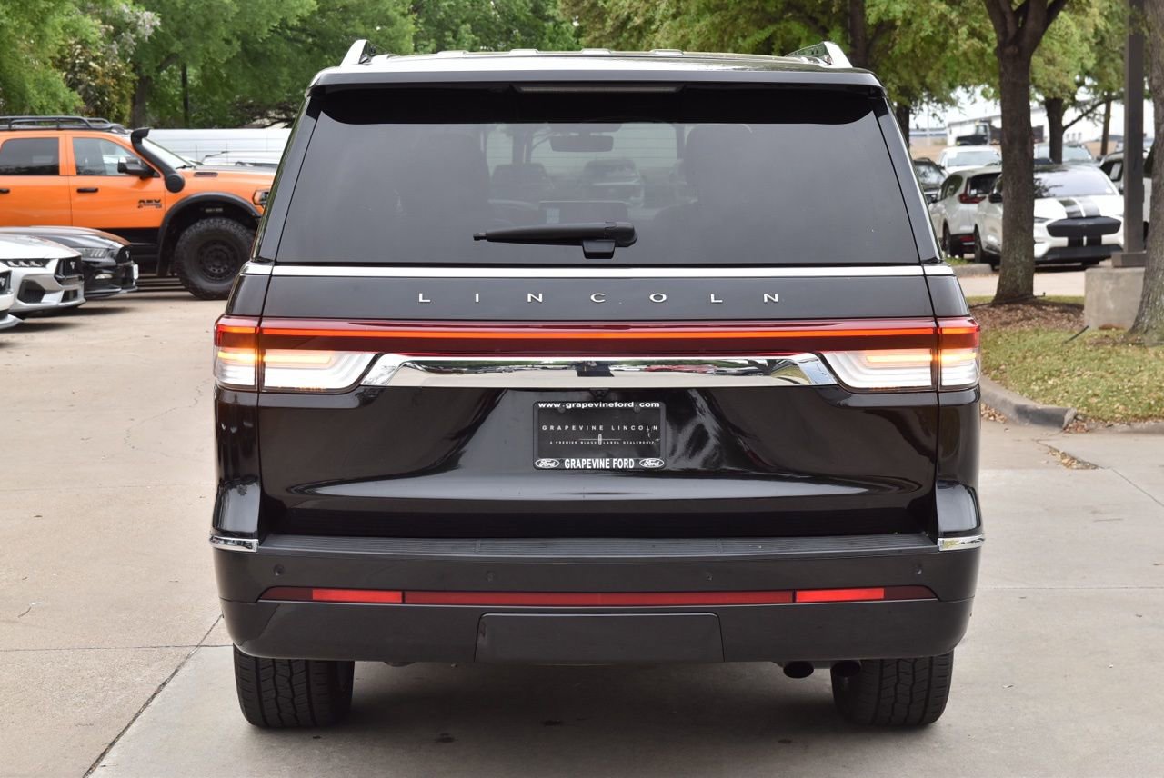 Certified 2024 Lincoln Navigator L 4WD image 9
