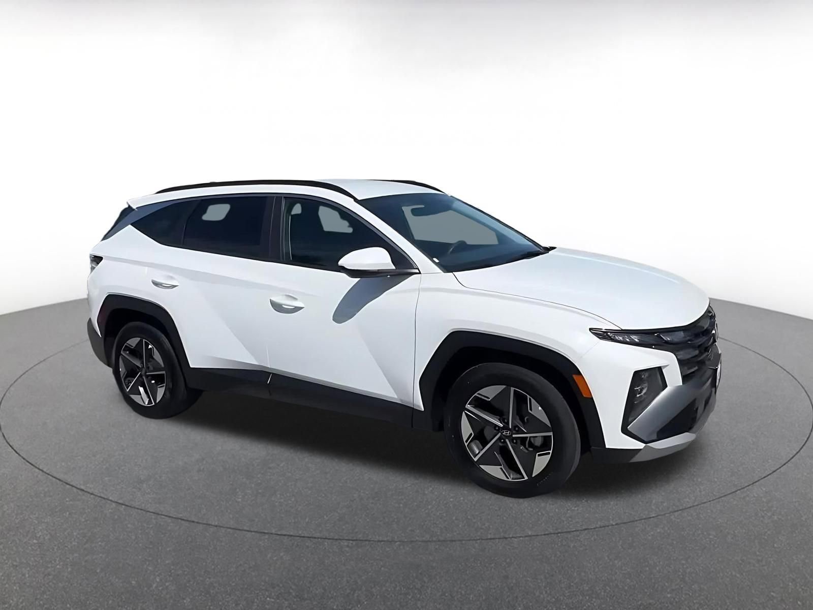 Used 2025 Hyundai Tucson SEL FWD image 2