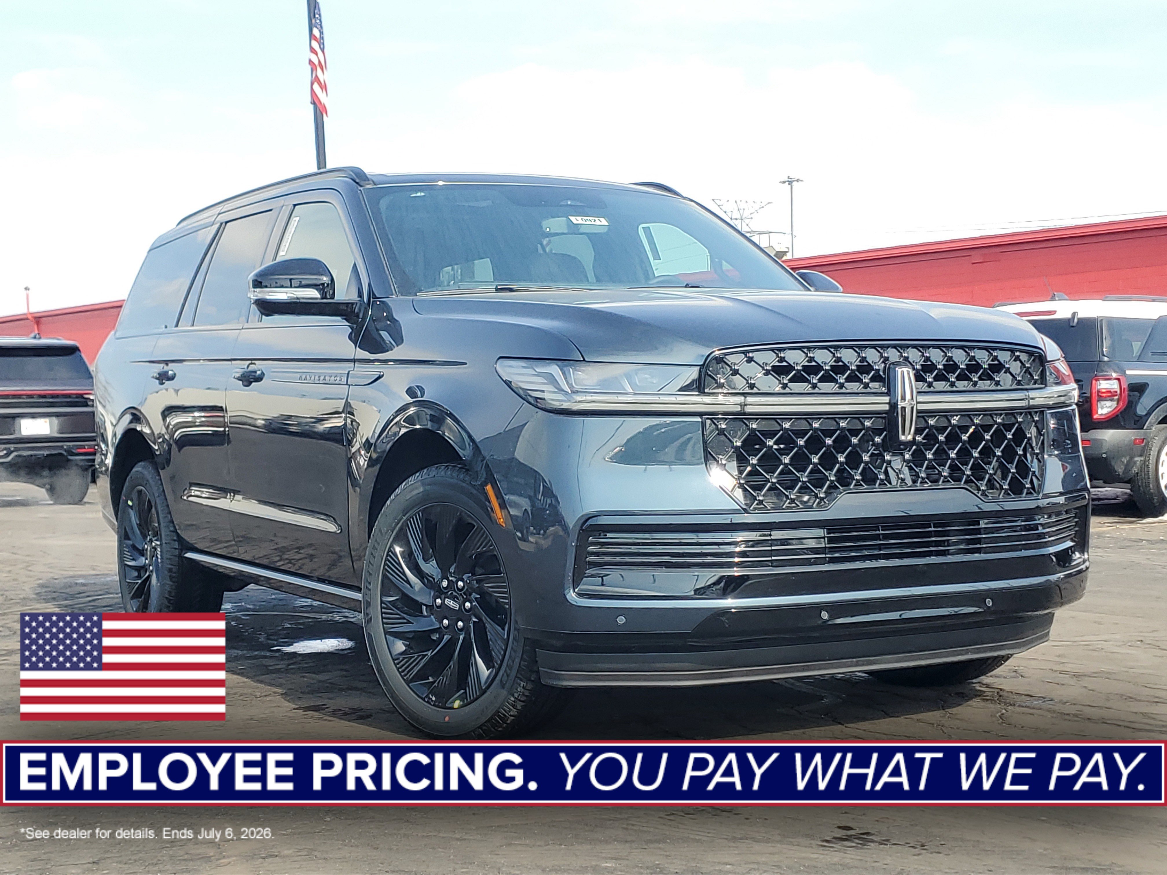 New 2026 Lincoln Navigator Reserve w/ Jet Appearance Package AWD/4WD image 1