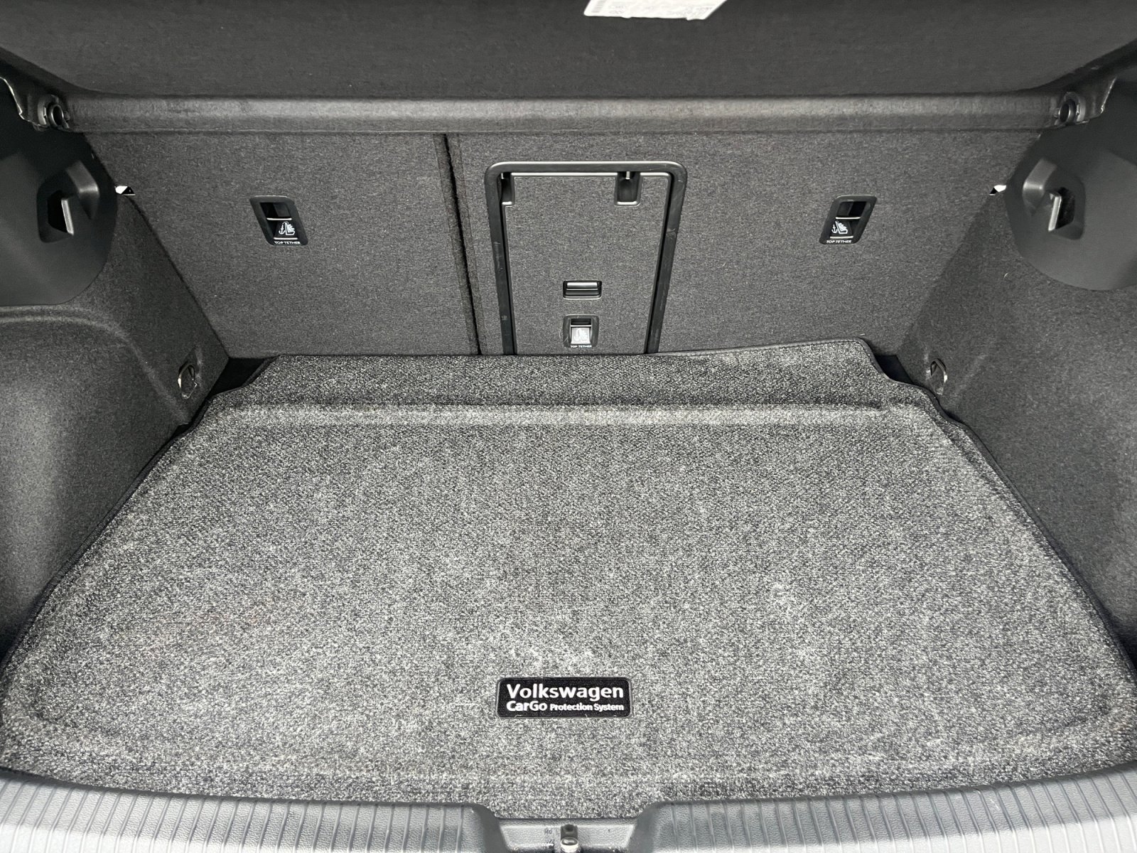 Used 2024 Volkswagen Golf R image 25