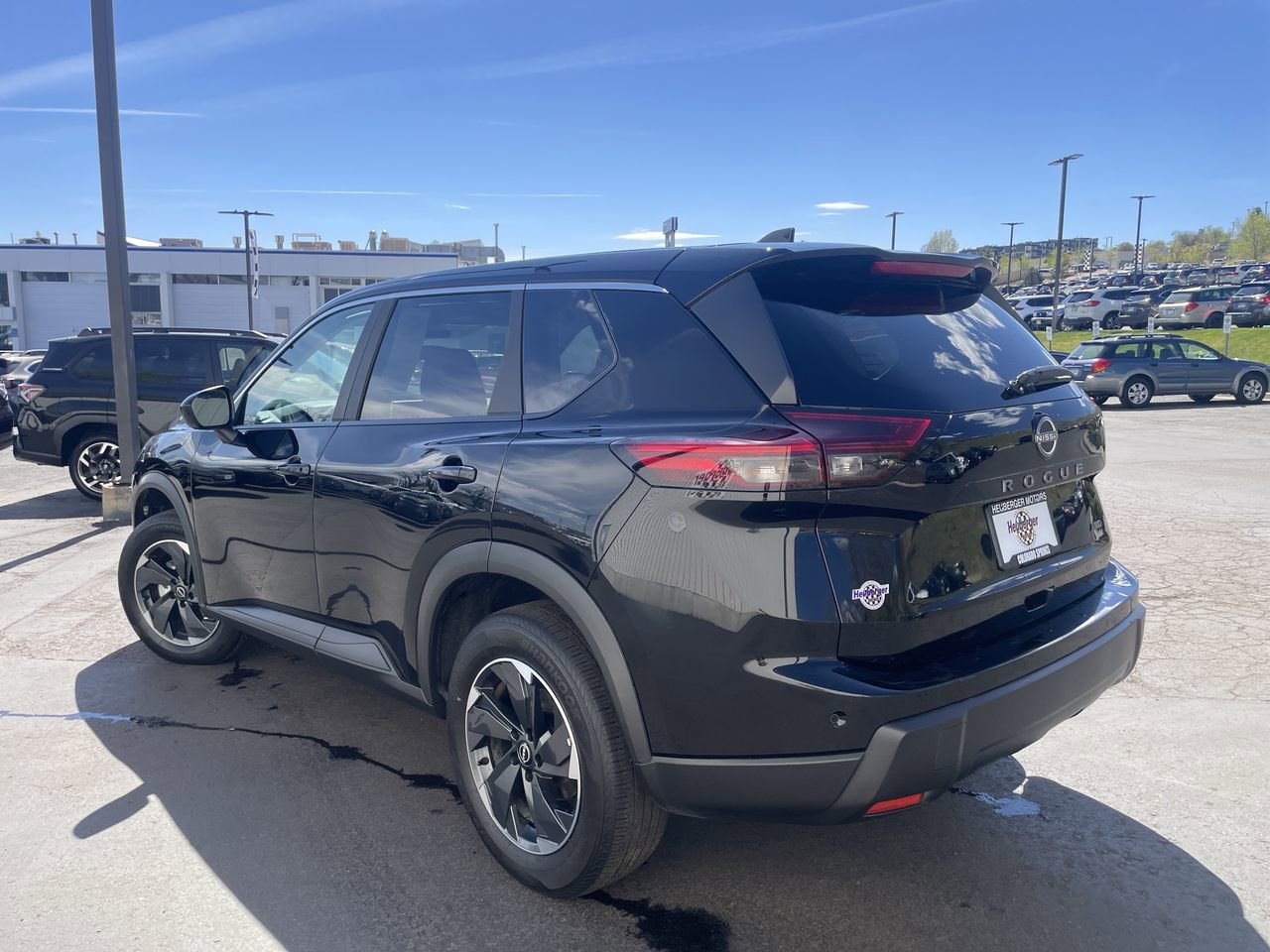 Used 2025 Nissan Rogue SV AWD/4WD image 5
