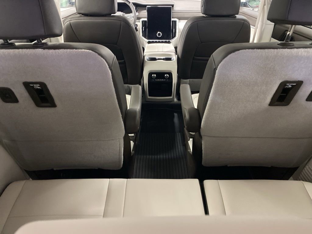 Certified 2024 GMC Acadia Denali w/ Super Cruise Package image 15