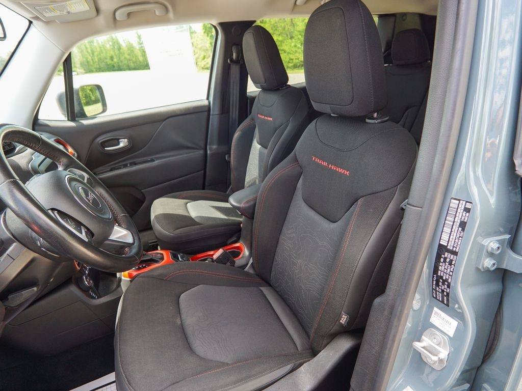 Used 2016 Jeep Renegade Trailhawk AWD/4WD image 21