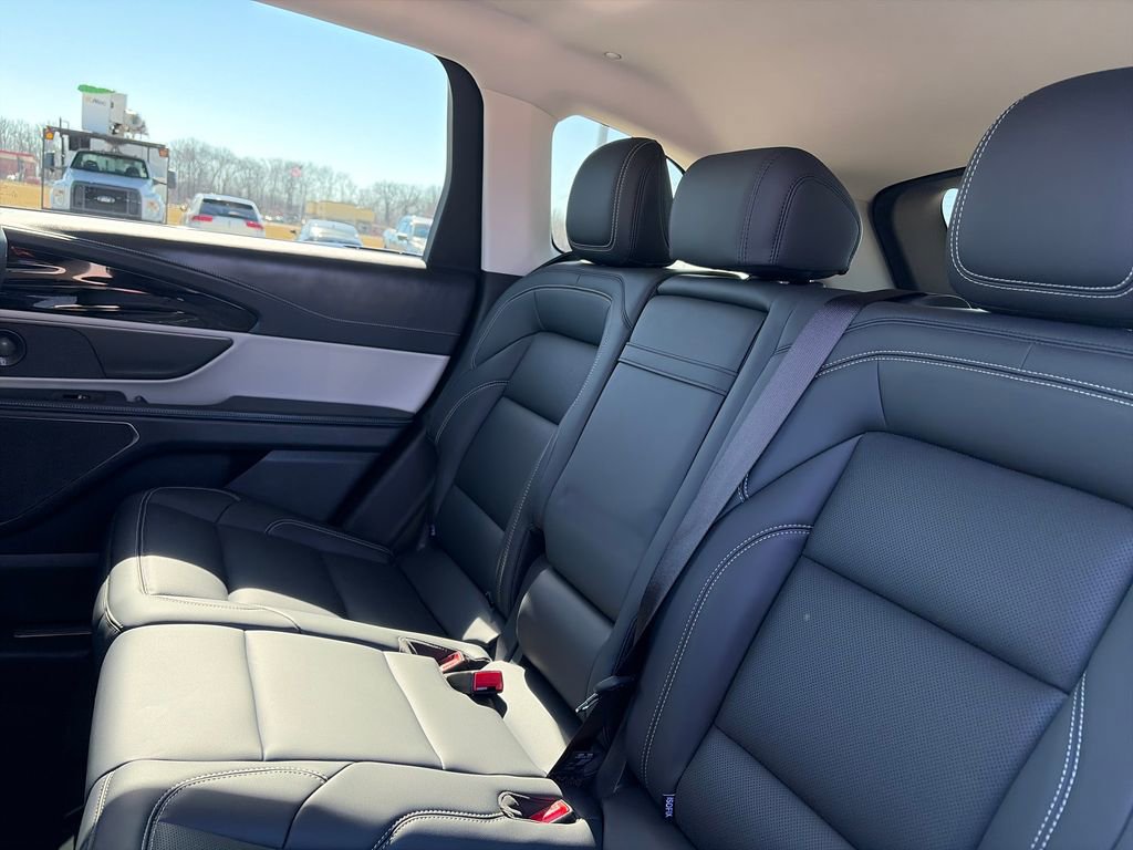 Used 2025 Lincoln Nautilus Premier w/ Equipment Group 102A image 35