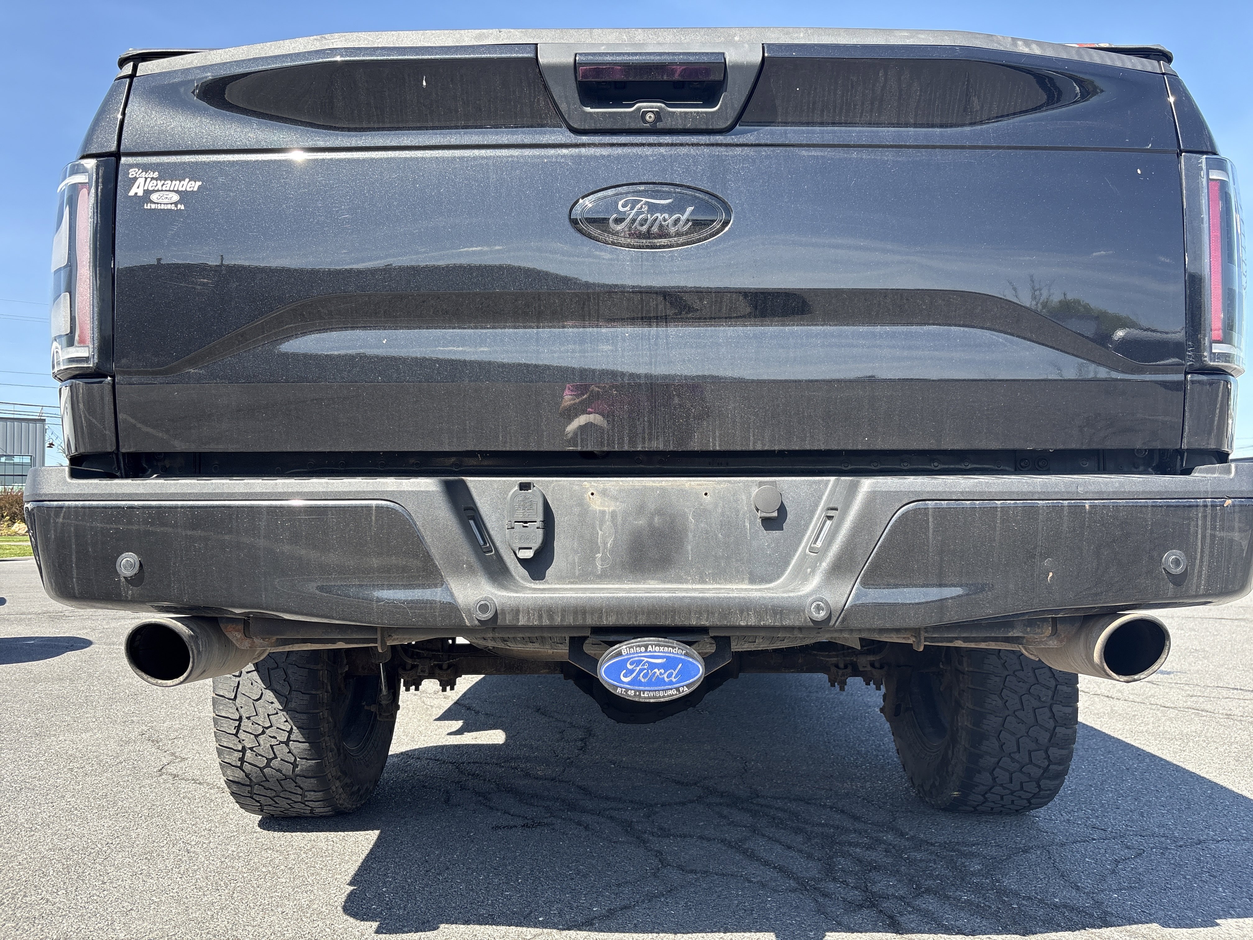 Used 2015 Ford F150 XLT w/ Equipment Group 302A Luxury AWD/4WD image 6