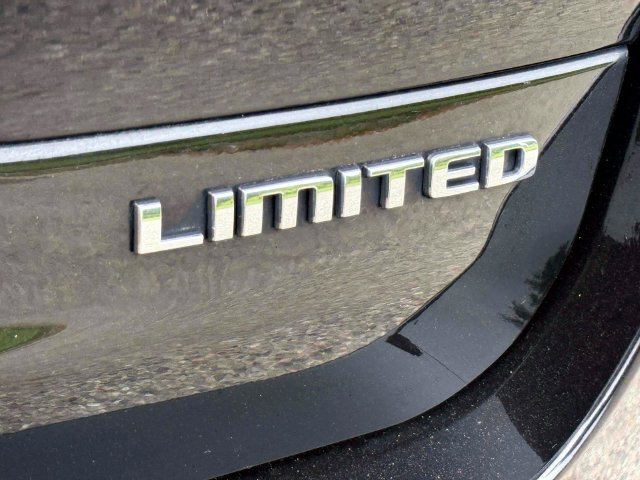 Used 2021 Jeep Grand Cherokee L Limited AWD/4WD image 12