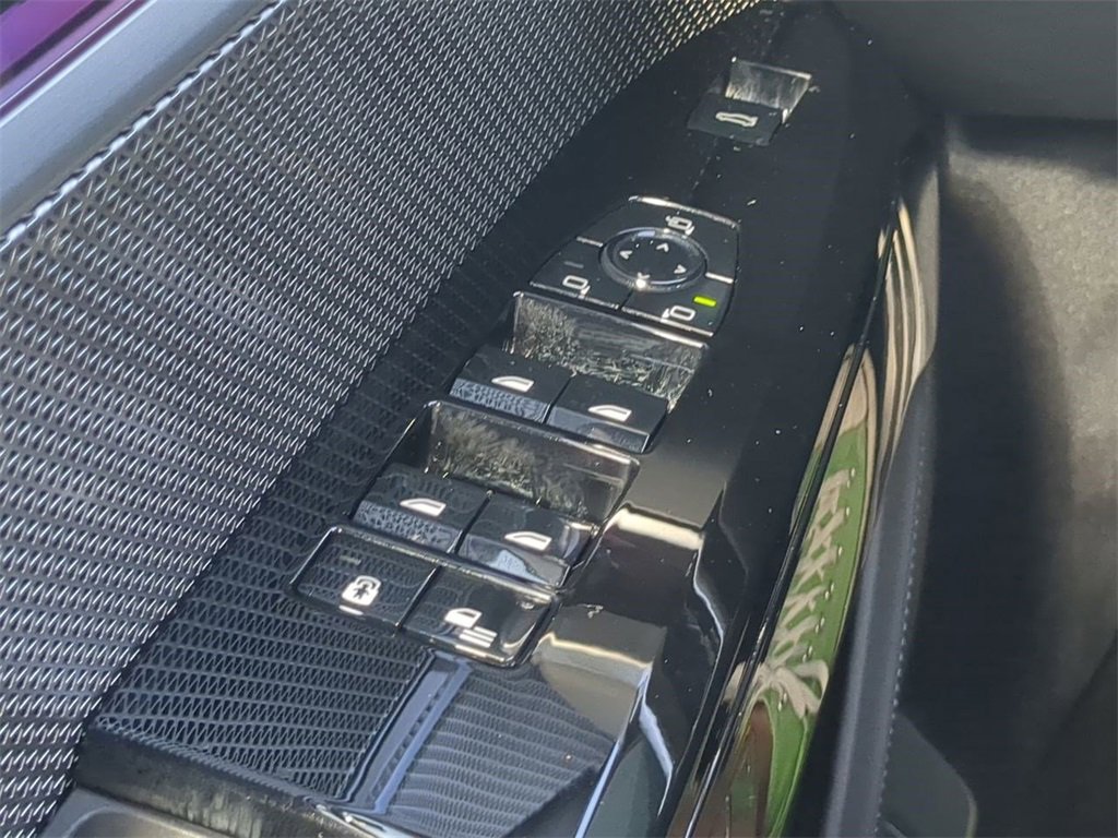 Certified 2023 BMW 760i xDrive w/ Executive Package image 26