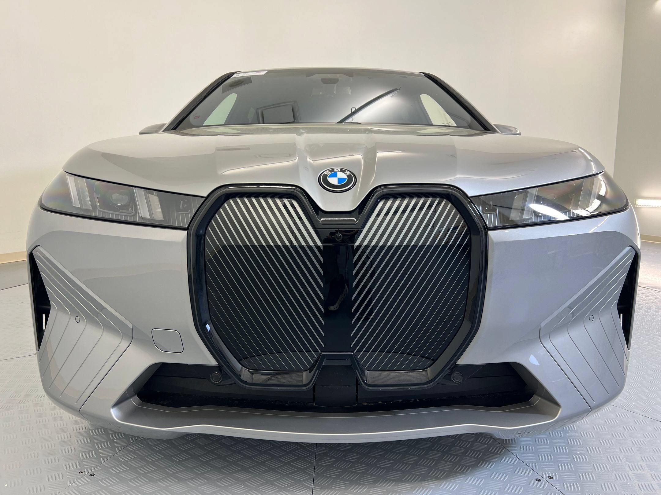 New 2026 BMW iX xDrive45 AWD/4WD image 6