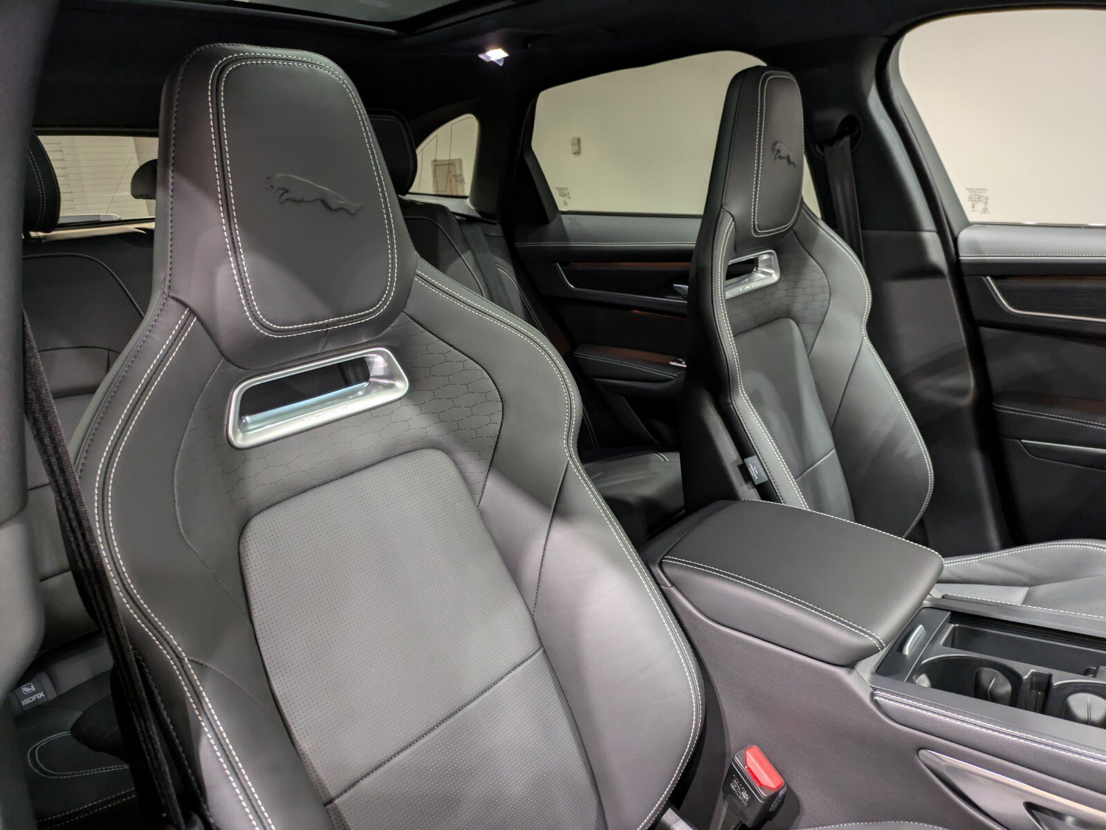 Used 2025 Jaguar F-PACE R-Dynamic S image 25