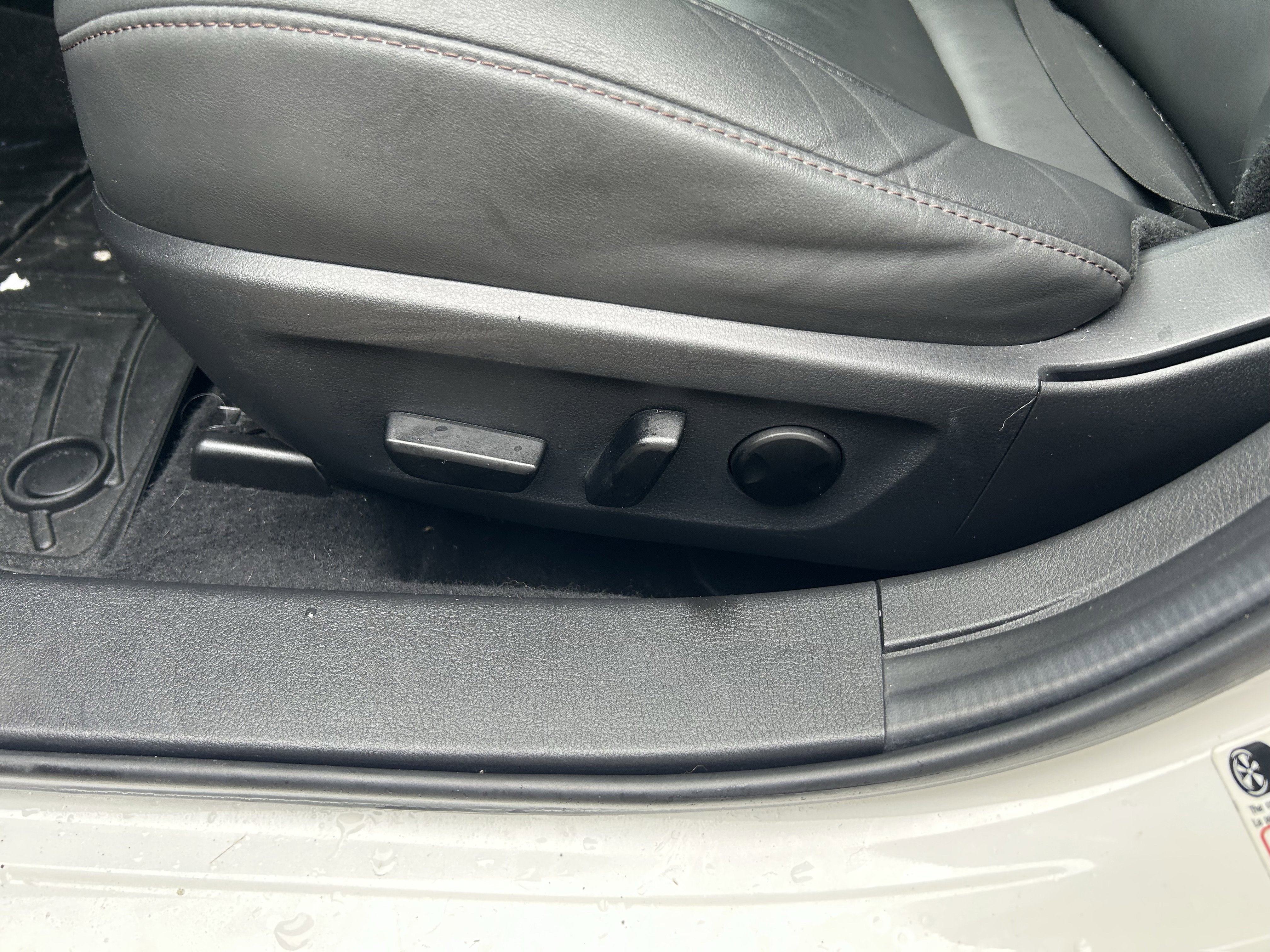 Used 2022 MAZDA MAZDA3 s image 22