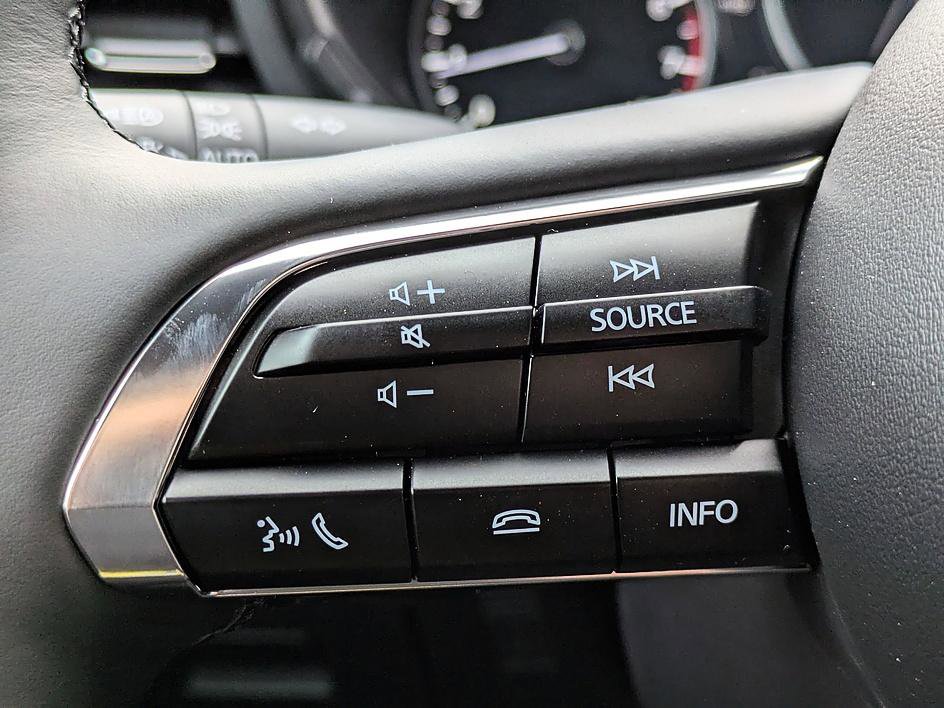 New 2026 MAZDA MAZDA3 Hatchback w/Premium Plus Pkg image 16