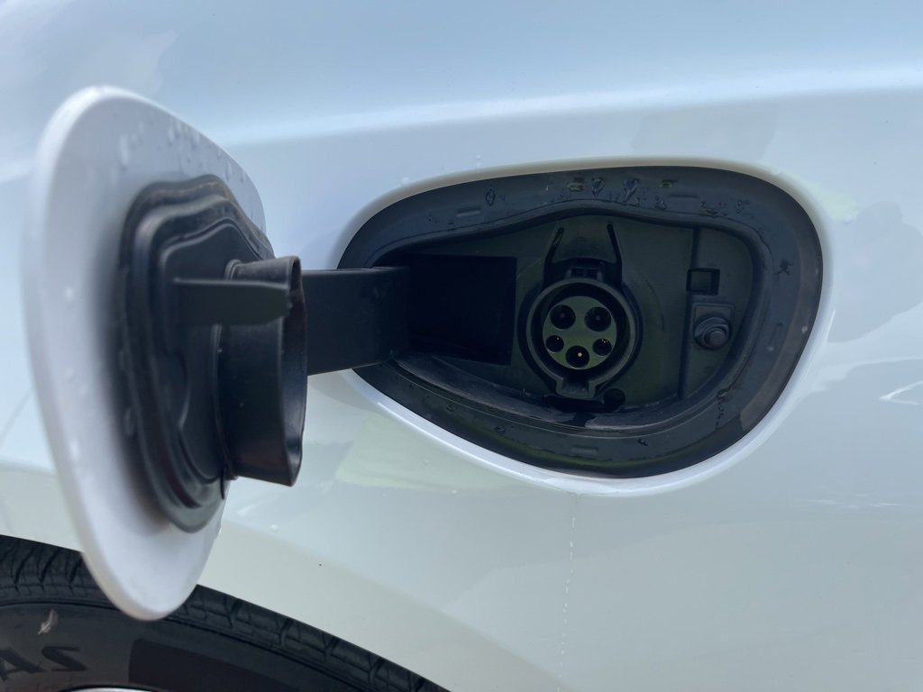 Used 2024 Chrysler Pacifica Select image 6