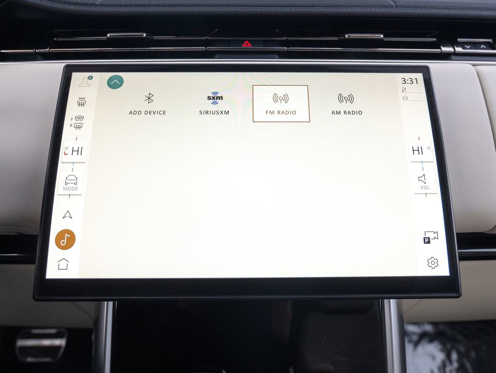 Certified 2025 Land Rover Range Rover SE image 31