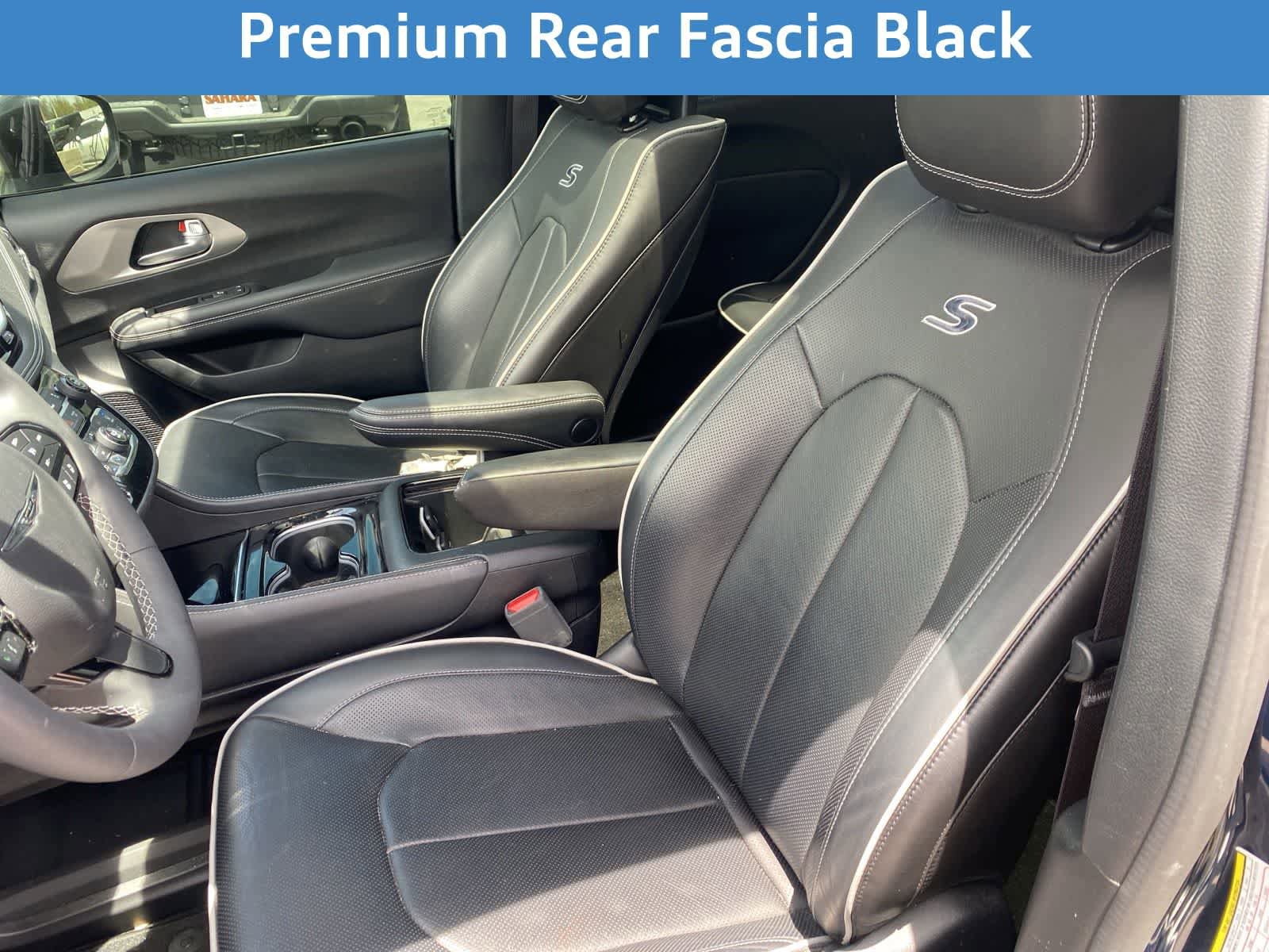 Used 2023 Chrysler Pacifica Limited w/ Uconnect Theater Family Group FWD image 13