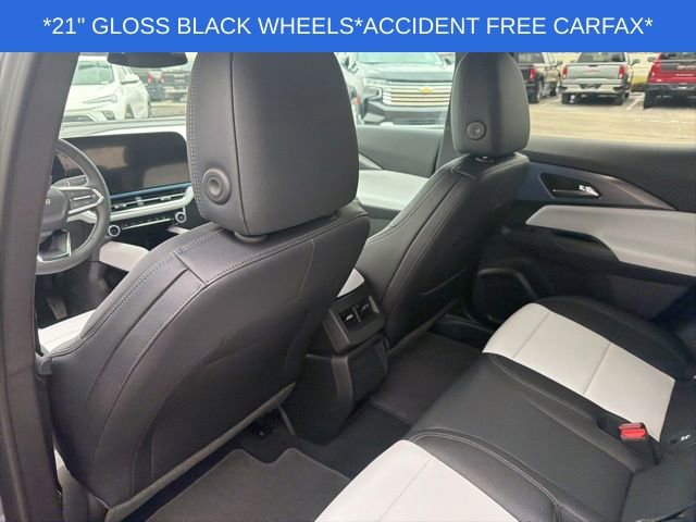 Used 2026 Chevrolet Equinox EV LT w/ LPO, Blackout Package image 19