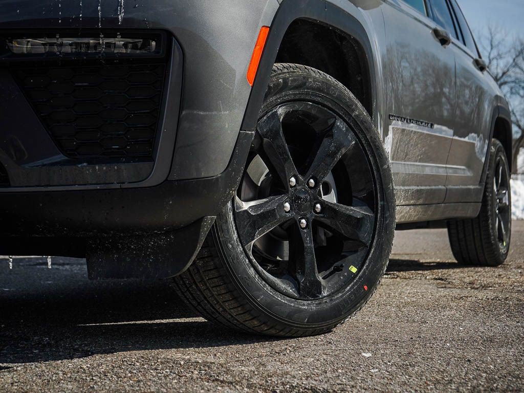 New 2026 Jeep Grand Cherokee Limited w/ Limited Altitude Package AWD/4WD image 6