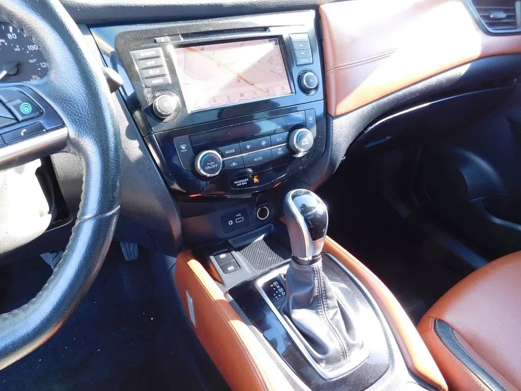 Used 2019 Nissan Rogue SL w/ Premium Package image 22