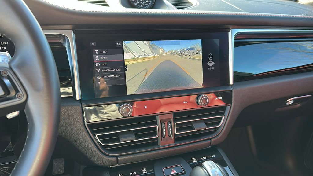 Used 2024 Porsche Macan Turbo image 19