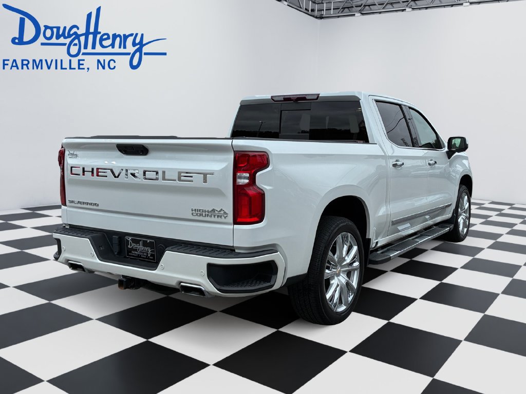 Used 2022 Chevrolet Silverado 1500 High Country w/ High Country Premium Package AWD/4WD image 5
