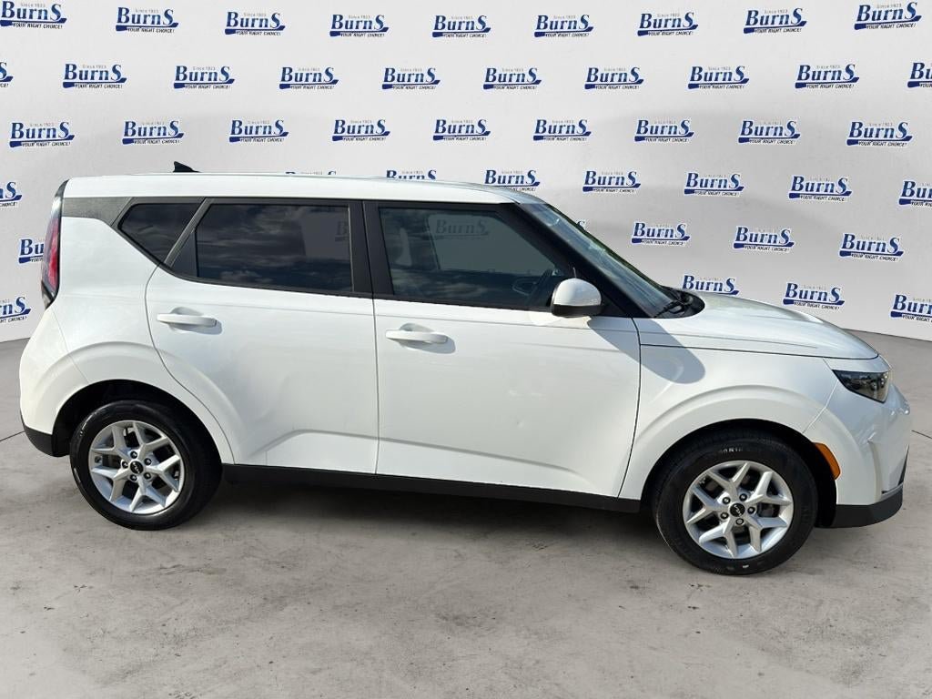 Used 2024 Kia Soul LX w/ Option Group 015 FWD image 8