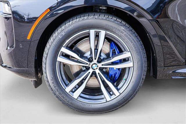 Used 2025 BMW X7 M60i w/ Climate Comfort Package image 9