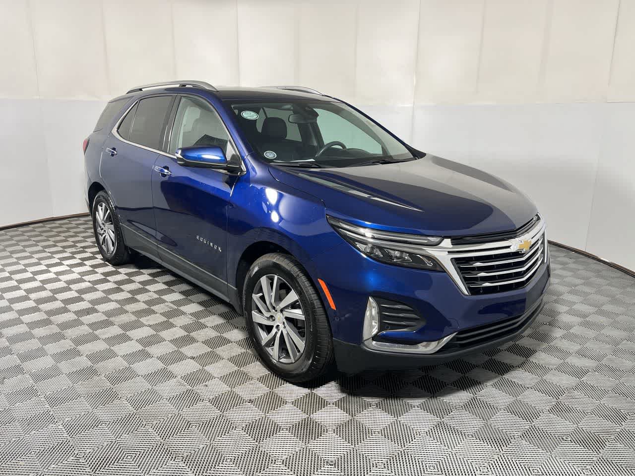 Used 2022 Chevrolet Equinox Premier FWD image 2
