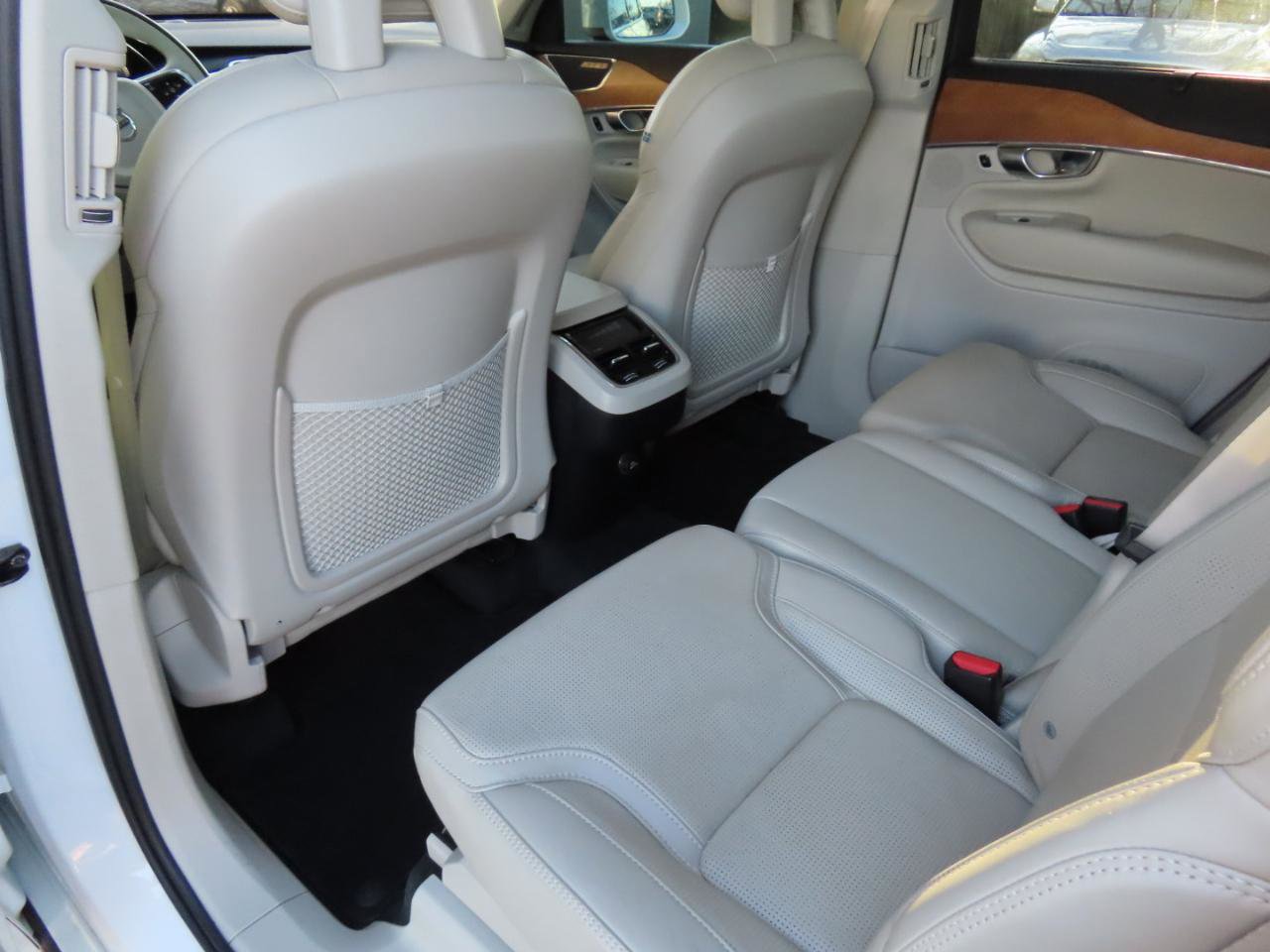 Used 2018 Volvo XC90 T6 Inscription w/ Convenience Package AWD/4WD image 13