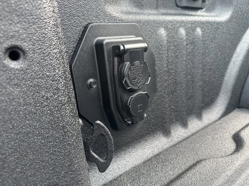 Used 2021 Ford F350 Lariat image 14