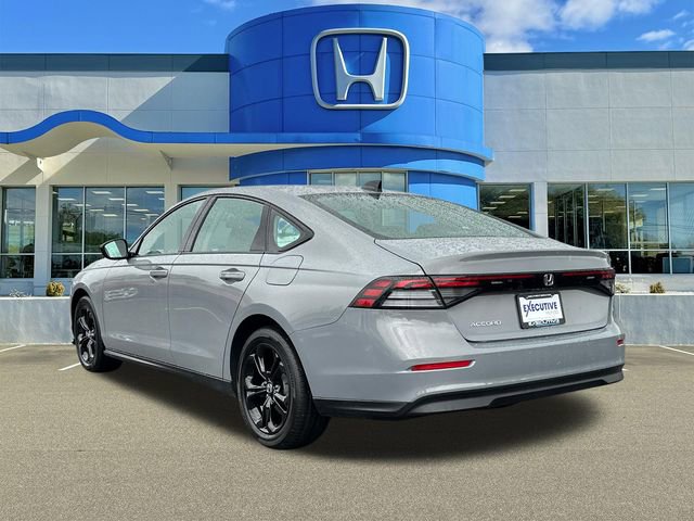 Used 2025 Honda Accord SE image 4