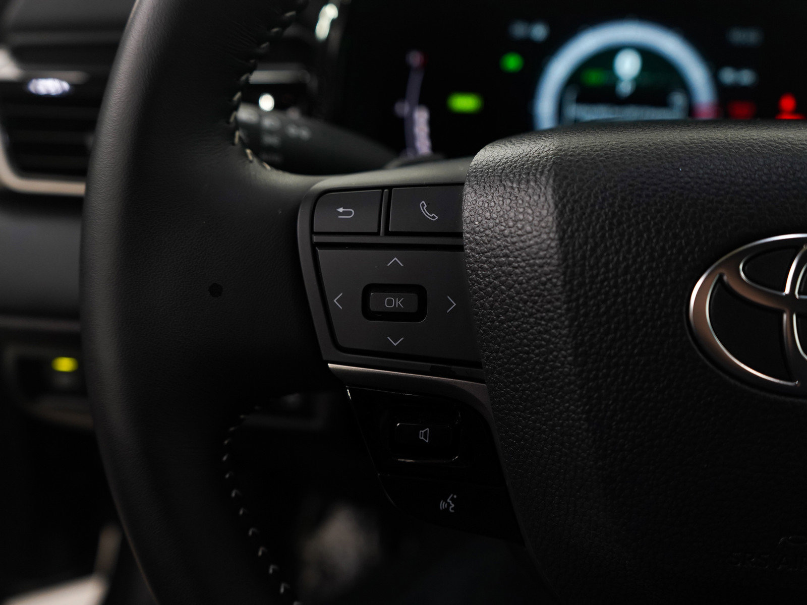 Used 2025 Toyota Camry SE image 17