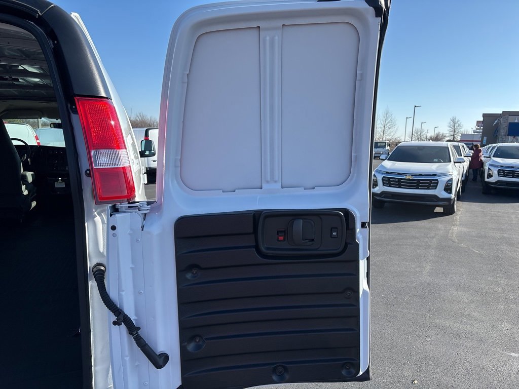New 2025 Chevrolet Express 3500 Extended w/ Driver Convenience Package image 26