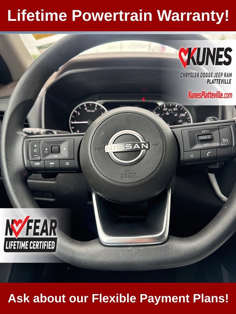 Used 2023 Nissan Rogue S AWD/4WD image 18